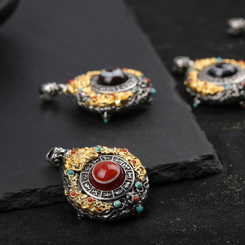 Tibetan-Style Pendant Necklace - Ethnic Fashion Design recension och pris